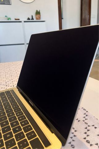 Macbook Pro 13 2019 256GB 8GB RAM