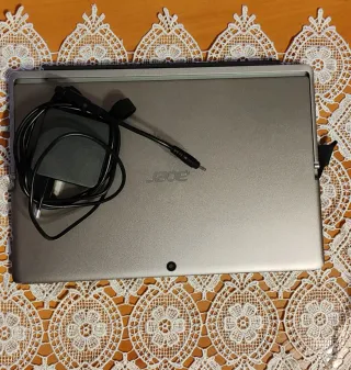 Acer Switch 3 + 128GB SD Card