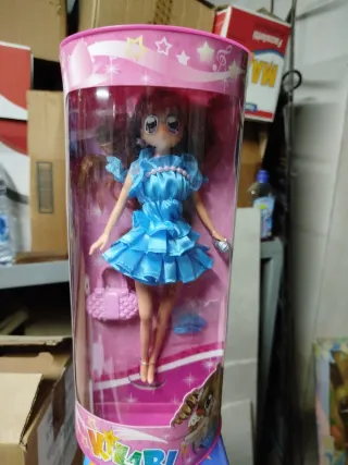 Bambola Kilari vestito blu con accessori