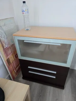 Mueble de madera con cajones y cristal, mueble TV