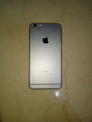 Lote 3 iPhones (Negro y Blanco)