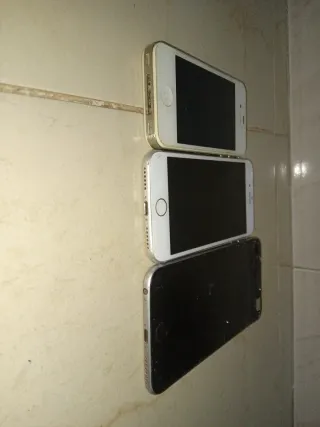 Lote 3 iPhones (Negro y Blanco)