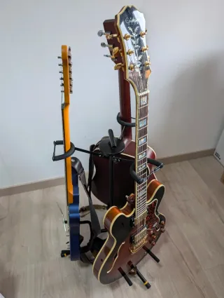 Soporte Triple Monkey Loop para 3 Guitarras y bajo