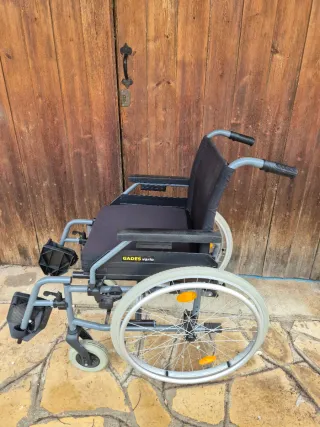 Silla de ruedas plegable