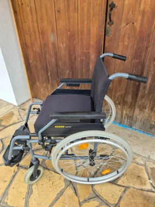 Silla de ruedas plegable