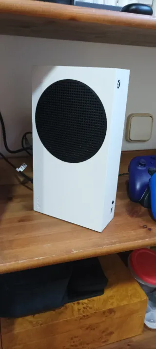 Xbox Series S + 2 mandos