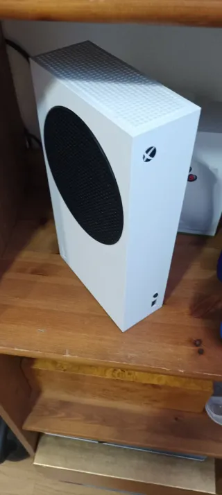 Xbox Series S + 2 mandos