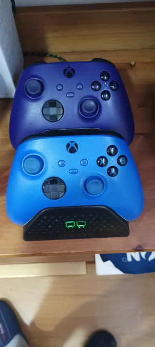 Xbox Series S + 2 mandos
