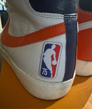 Nike Blazer Mid 77 EMB Arancione Bianco .