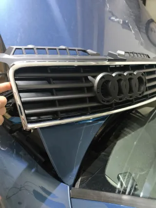 Rejilla frontal Audi A3 03