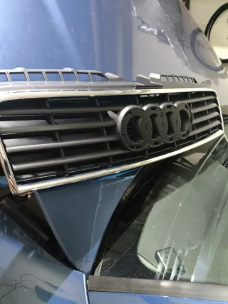 Rejilla frontal Audi A3 03