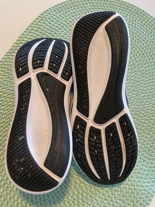 Zapatillas Nike niño grises y blancas