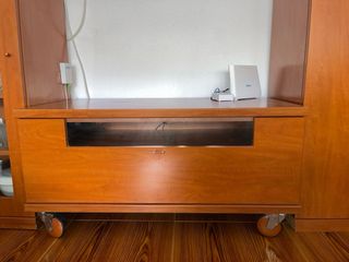 Mueble salón madera maciza con cristal