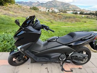 Yamaha T-Max 530
