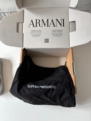 Bandolera Emporio Armani Piel Saffiano Gris