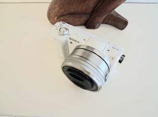 3400 DISPAROS Cámara Sony A5100 blanca