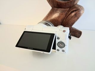 3400 DISPAROS Cámara Sony A5100 blanca