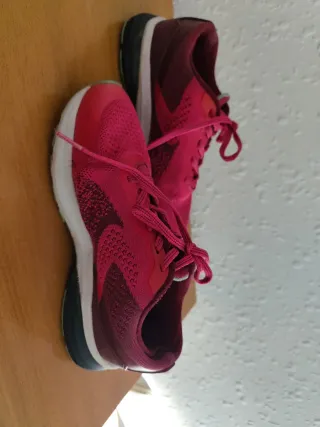 Zapatillas Boomerang rosas y rojas