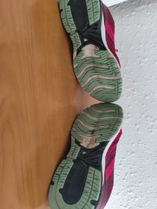 Zapatillas Boomerang rosas y rojas