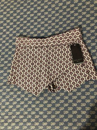 Zara Shorts a Fantasia Invernali Nuovi