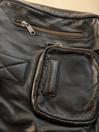 Bolso bandolera Mandarina Duck negro