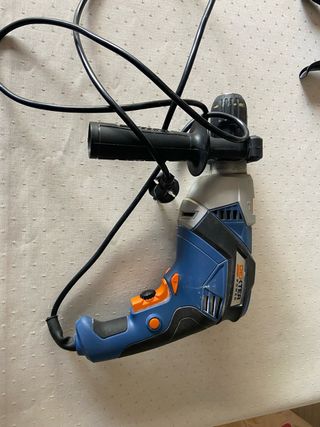 Taladro percutor Dexter 810W