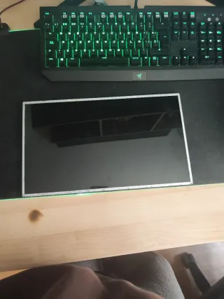 Pantalla portátil negra