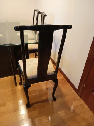 Mesa cristal y 6 sillas comedor