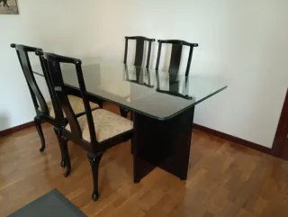 Mesa cristal y 6 sillas comedor