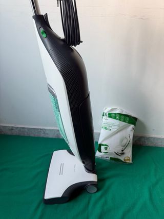 Folletto VK220s con multifunzione eb420s garanzia