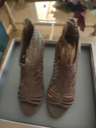 Botines piel beige/marrón Talla 37, muy nuevos