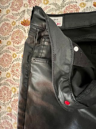 Pantalón efecto piel Pepe Jeans negro