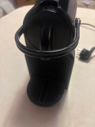 Cafetera Nespresso Negra