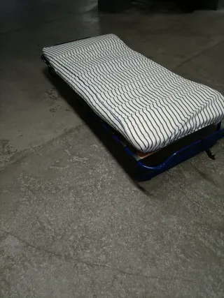 Cama Plegable Metálica y Madera