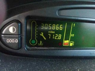 Centralita citroen 0281011084 xsara picasso 511012