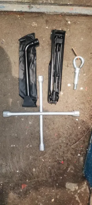 Kit herramientas coche