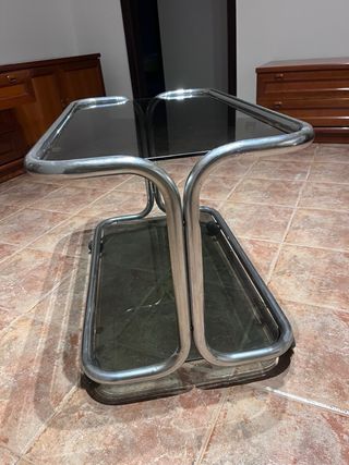 mesa auxiliar con ruedas