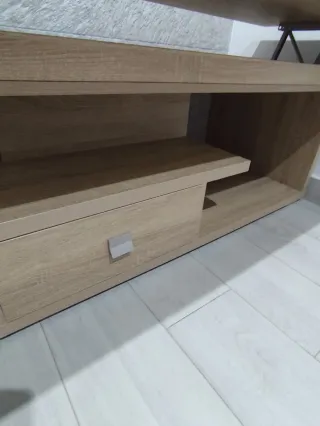 Mesa baja de salón de madera