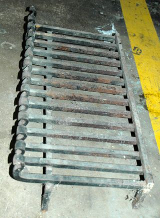 parrilla de chimenea de hierro forjado.