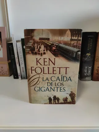 La caída de los gigantes (The Century 1) (Spani...