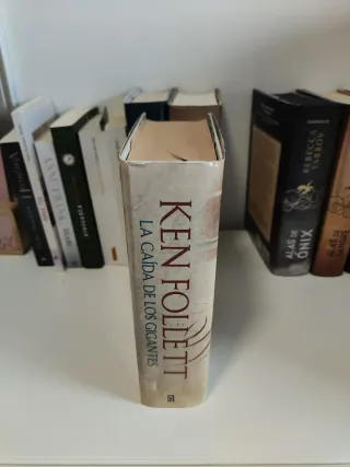 La caída de los gigantes (The Century 1) (Spani...