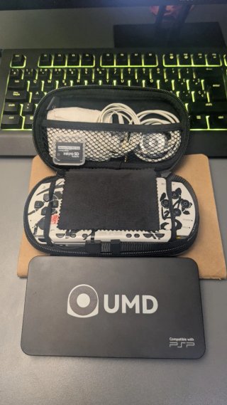 Sony PSP 1000 edición especial + accesorios