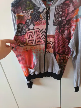 Giacca con cappuccio fantasia