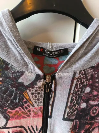 Giacca con cappuccio fantasia