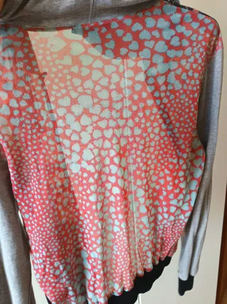 Giacca con cappuccio fantasia