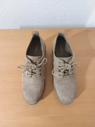 Botines beige cordon y tacon