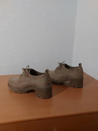 Botines beige cordon y tacon