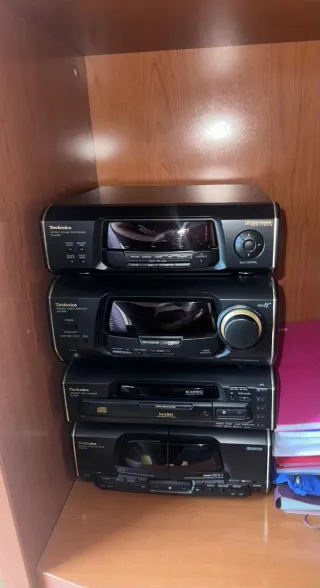 Altavoces Technics Negros con torre