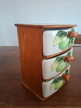 Mobiletto portaspezie vintage legno e ceramica