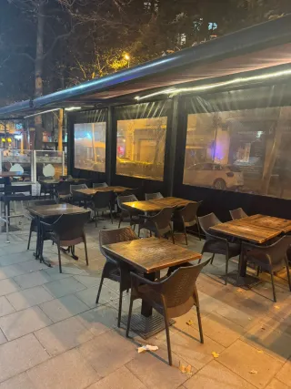 Pérgola aluminio y hierro con toldo automático